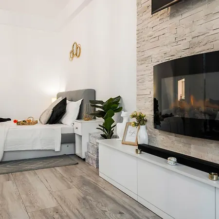 Occo By The Park Bukareszt